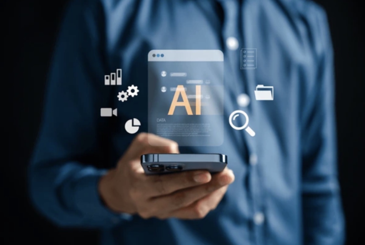 IA aplicada al commerce — interfaz de IA en smartphone